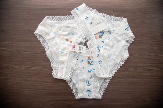 Set of 3 LEAH cotton and lace panties size 10/12